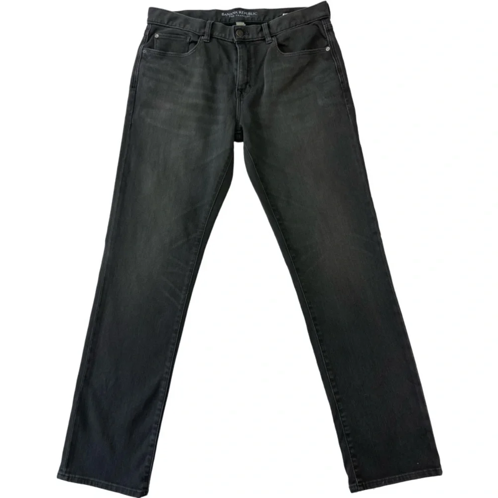 ✅ Banana Republic mens the traveler jeans gray color size 33 x 32 slim